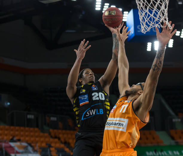 场表现极其 场表现极其