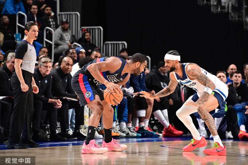 持中占据主 持中占据主