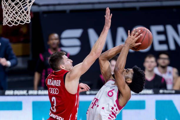 依然展现出 依然展现出